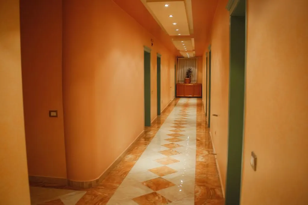 Grand Hotel Эльбасан
